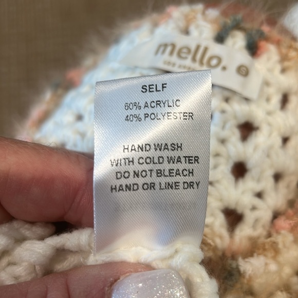 Mello Flowered Crochet Top - Picture 6 of 6